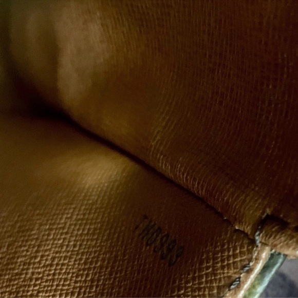 Louis Vuitton St Cloud - Picture 12 of 14